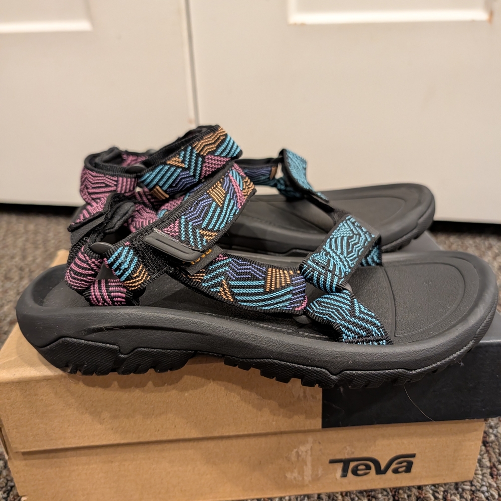 New!! Teva Women's Hurricane Multicolor Strappy Sandals - Size 6 - Picture 4 of 10